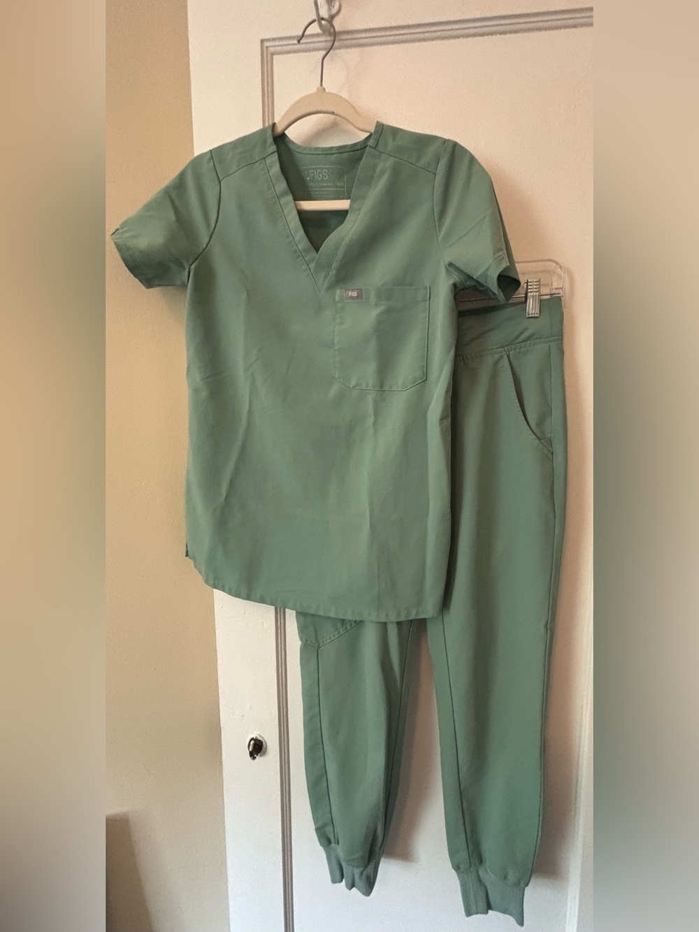 FIGS Scrub Set Green XXS Top XS Jogger Pants Medical Uniform